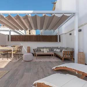 Apartment Attic Oasis